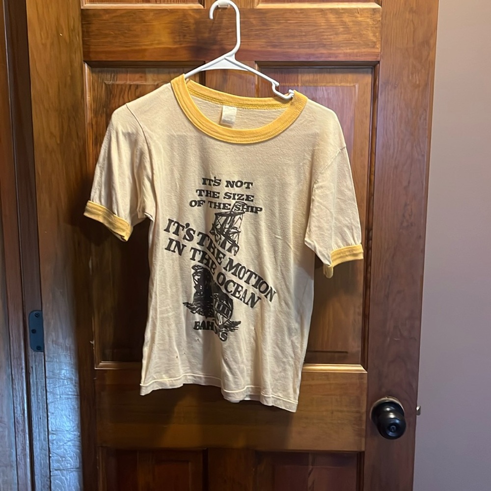 Vintage 70s “It’s not the size of the ship motion in the ocean BAHAMAS Ringer T